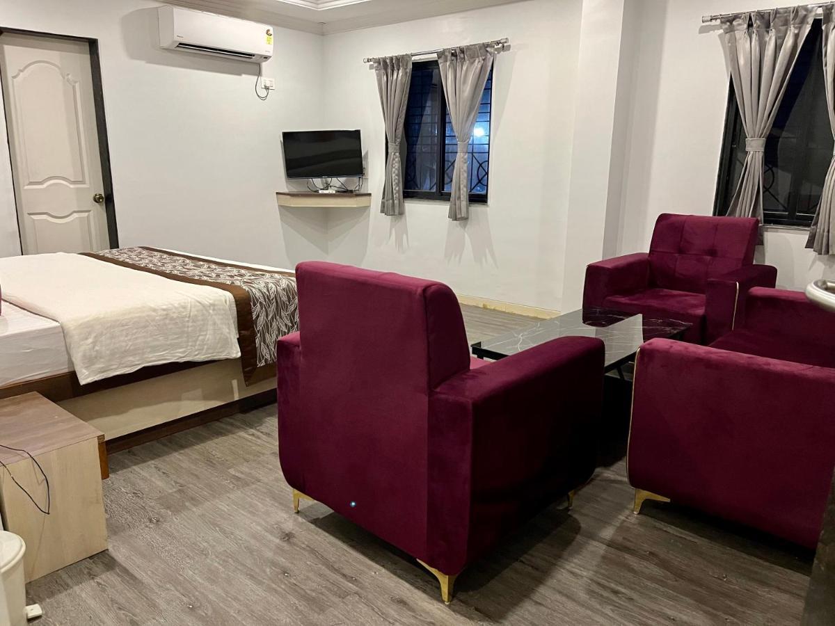 Hotel Jeet Paradise Phaltan Bagian luar foto